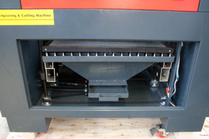 Gravírovací a řezací CO<sub>2</sub> laser Numco C 1812 (130W)