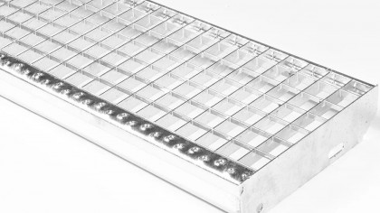 Ocelová pozinkovaná svařovaná schodnice FLOMA - 60 x 27 x 3 cm