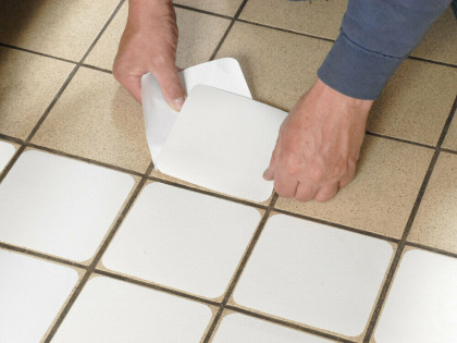 Zelená korundová protiskluzová páska (dlaždice) FLOMA Extra Super - 14 x 14 cm a tloušťka 1 mm