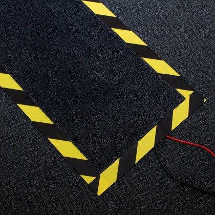 Antracitový kobercový kabelový most - 120 x 40 x 1,3 cm