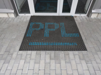 Gumová čistící venkovní vstupní rohož na hrubé nečistoty FLOMA Octomat - 40 x 60 x 2,2 cm