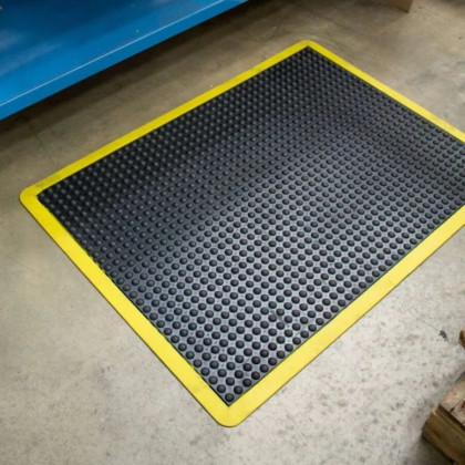 Černo-žlutá gumová protiúnavová rohož - 120 x 90 x 1,4 cm