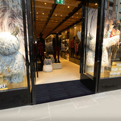 Antracitová textilní zátěžová vstupní rohož (Cfl-S2) - 44 x 29 x 1,35 cm