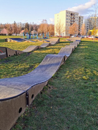 Gumová zatravňovací rohož FLOMA OctoGrass - 100 x 150 x 2,3 cm