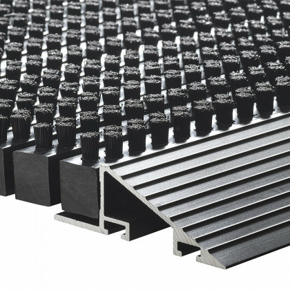 Černá venkovní čistící kartáčová vstupní rohož FLOMA Outline - 40 x 60 x 2,2 cm