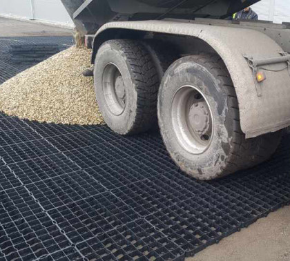 Černá plastová zatravňovací dlažba H30 - 33 x 33 x 3 cm