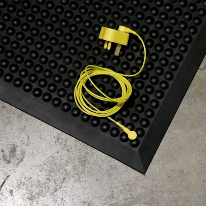 Černá gumová protiúnavová ESD rohož - 90 x 60 x 1,4 cm