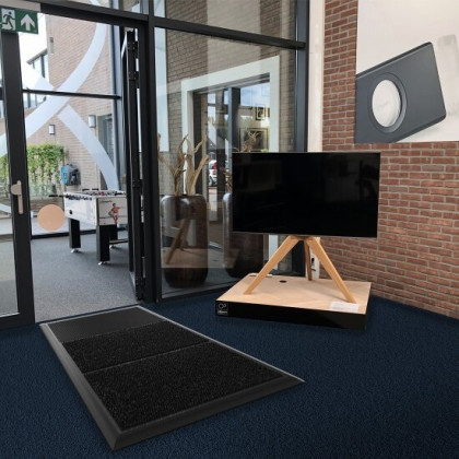 Černá gumová hygienická dezinfekční rohož Sani-Master - 152,5 x 91,4 x 1,9 cm