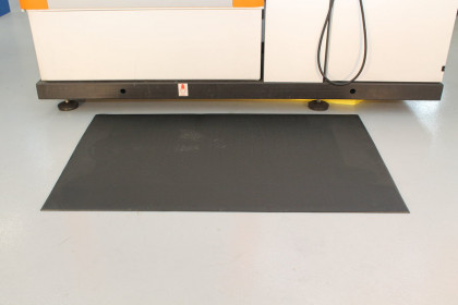 Černá gumová protiskluzová protiúnavová průmyslová rohož - 150 x 90 x 0,6 cm