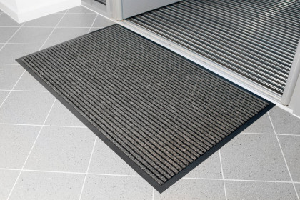 Šedá textilní vnitřní čistící vstupní rohož - 60 x 90 x 0,8 cm