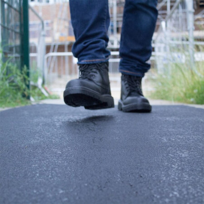 Černá protiskluzová průmyslová rohož GripGuard - 6 m x 90 cm x 0,2 cm