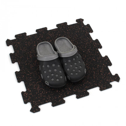 Černo-červená gumová modulová puzzle dlažba (střed) FLOMA IceFlo SF1100 - 100 x 100 x 1,6 cm