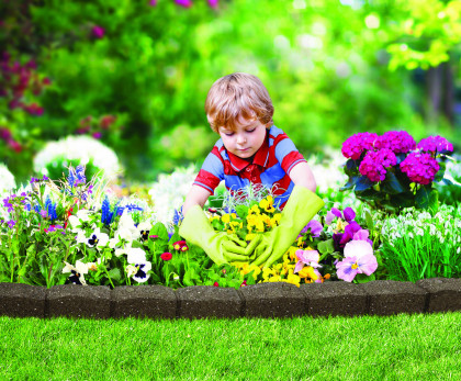 Světle hnědý gumový zahradní obrubník FLOMA Stone - 120 x 7 x 8,8 cm