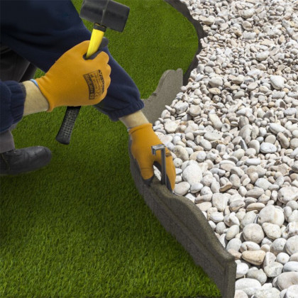 Hnědý gumový zahradní obrubník FLOMA Carolina - 118 x 2,5 x 15,25 cm