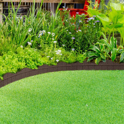 Hnědý gumový zahradní obrubník FLOMA Carolina - 118 x 2,5 x 15,25 cm