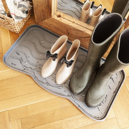 Šedý plastový odkapávač na boty FLOMA Waves - 38 x 75 x 2,1 cm