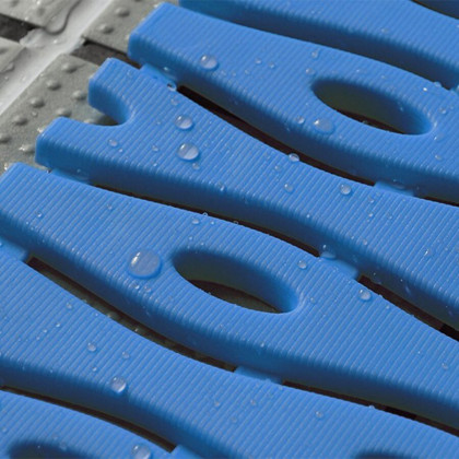 Modrá plastová bazénová protiskluzová rohož (role) FLOMA Otti - 12 m x 60 cm x 0,9 cm
