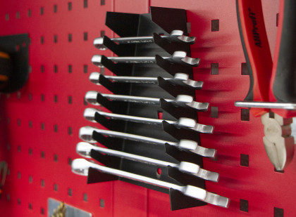 Děrovaná závěsná deska 614,5 x 1052 x 24 mm PROFI RED - RWGB1324