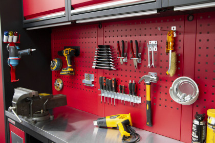 Děrovaná závěsná deska 614,5 x 1052 x 24 mm PROFI RED - RWGB1324