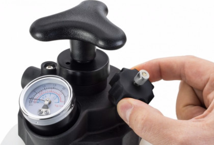 Sada pro ruční odvzdušňování brzd 3 l - V4411