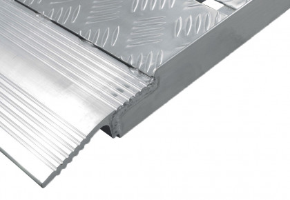 Hliníkové nájezdy s nosností 1360 kg, pár - LR019