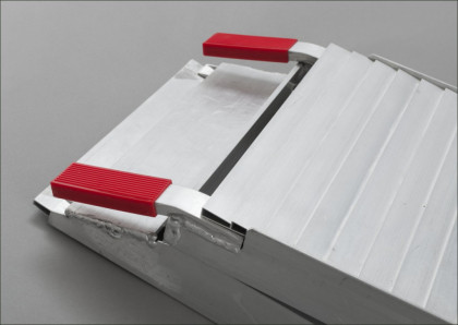 Hliníkové lamelové nájezdy s nosností 680 kg - LR001D