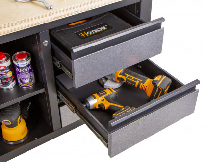 Ponk se třemi zásuvkami a policí