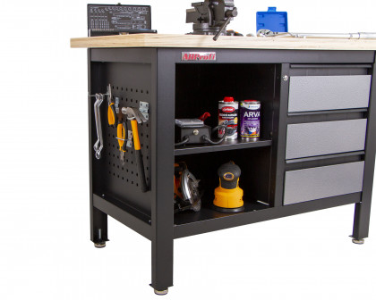 Ponk se třemi zásuvkami a policí