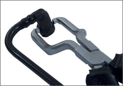 Kleště na konektory palivového potrubí