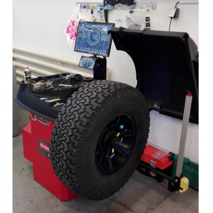 Vyvažovačka kol 8" - 30" CB76, automat 3D, LCD displej - F16118