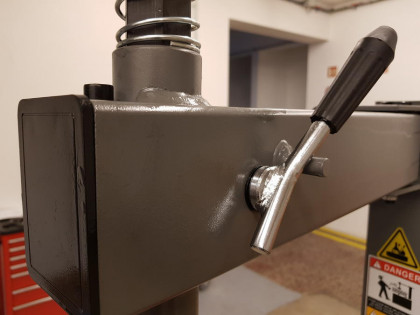 Zouvačka motocyklových pneumatik 6 - 24" M806B - F16145