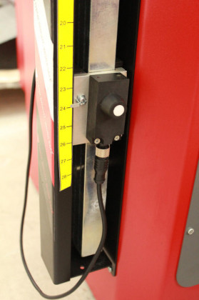 Vyvažovačka kol s dotykovým displejem a diagnostikou CB78P, 10 - 28" - F16143