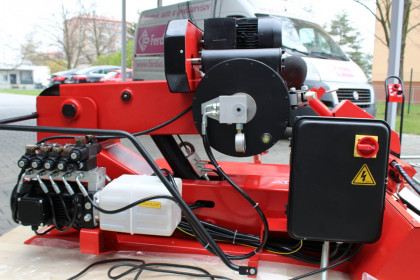 Zouvačka nákladních pneumatik 14 - 40" LC590C - F16150