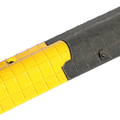 Černý plastový kabelový most - délka 80 cm, šířka 15 cm, výška 5,5 cm