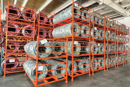 Průmyslový regál na pneumatiky osobních automobilů, 800 kg