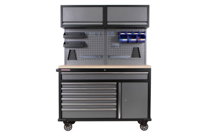 Mobilní pracovní stůl s děrovanou deskou a horními skříňkami - AH1371A