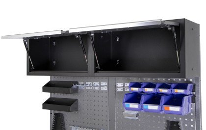 Mobilní pracovní stůl s děrovanou deskou a horními skříňkami - AH1371A