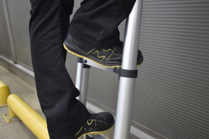 Hliníkový teleskopický žebřík, 9 stupňů, 2,6 m, max. zátěž 125 kg