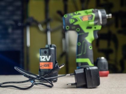 PROCRAFT 12/3 Nabíječka pro 12V Li-ion baterie