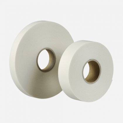 Den Braven - Oboustranně lepicí upevňovací páska v návinech rolí, 15 mm x 1 mm x 10 m, bílá