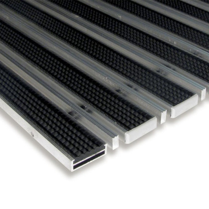 Gumová hliníková kartáčová venkovní vstupní rohož FLOMA Alu Low Extra (Bfl-S1) - 100 x 150 x 1 cm