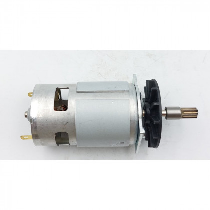 Motor s ozubeným hřídelem