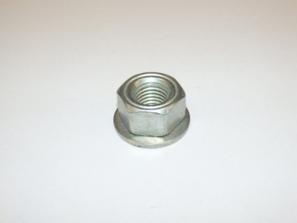 Šroub (nut)
